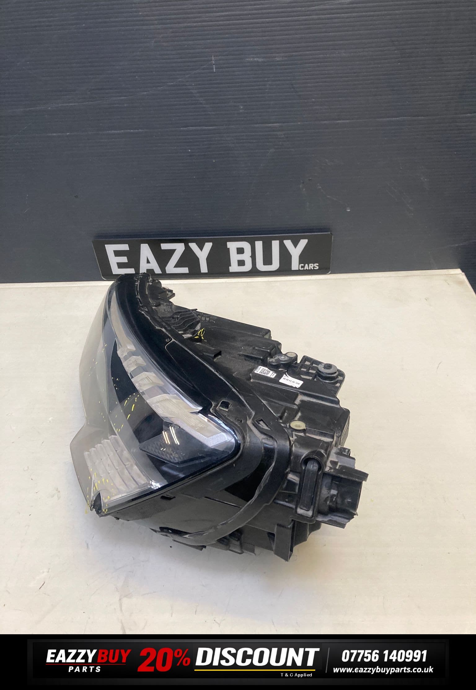 AUDI A3 MK4 2020+ HEADLIGHT LH PASSENGER SIDE SLIGHT DAMAGE 8y0941035a