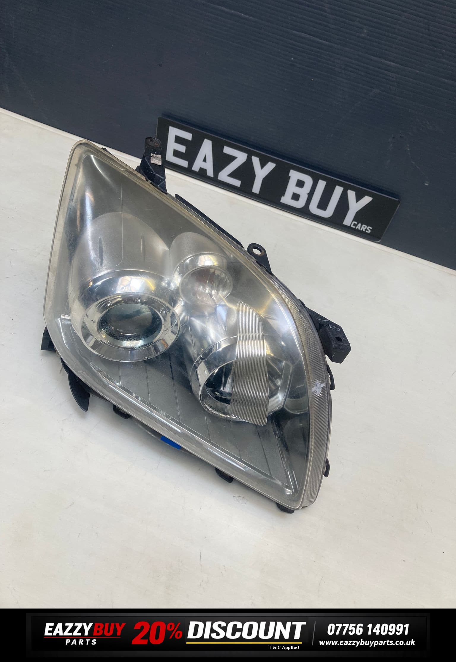 Toyota Hilux Headlight Front Right upm60gf20