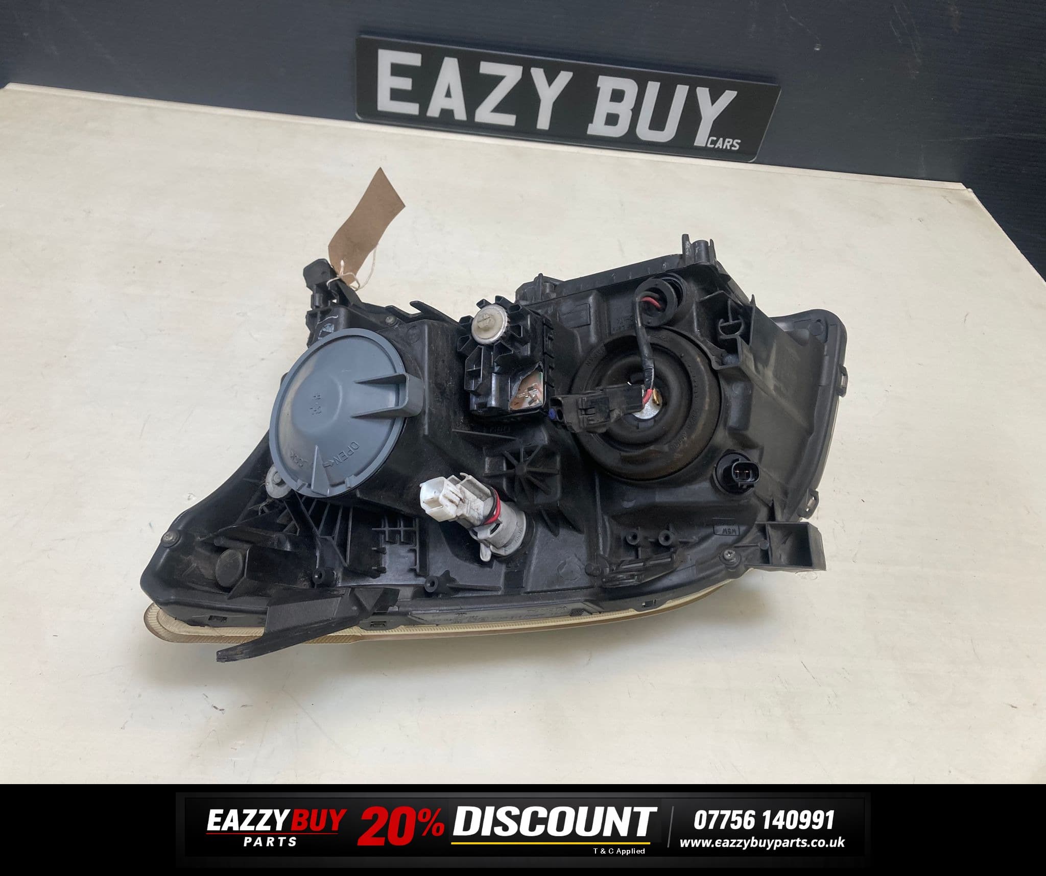 Toyota Hilux Headlight Front Right upm60gf20
