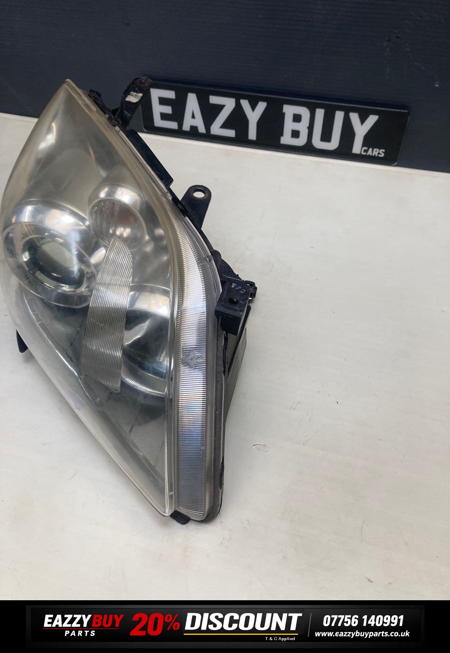 Toyota Hilux Headlight Front Right upm60gf20