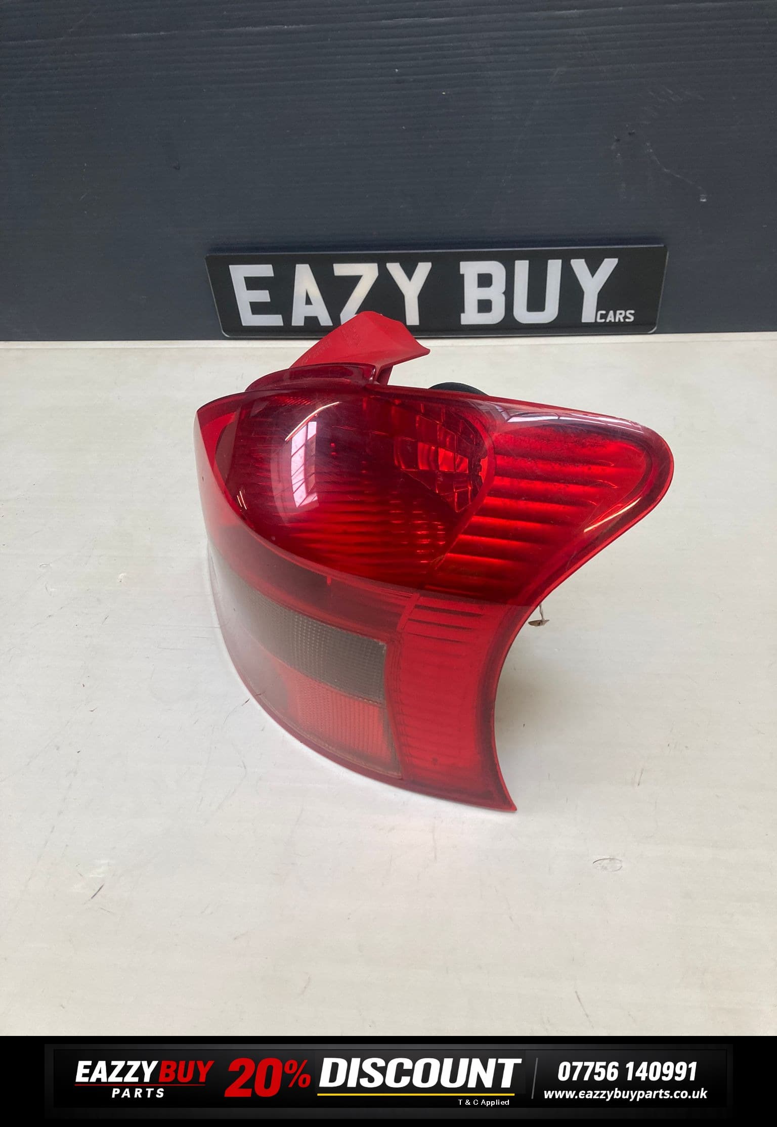 Toyota Yaris MK2 2006-2009 Driver Side Rear Tail Light e131772