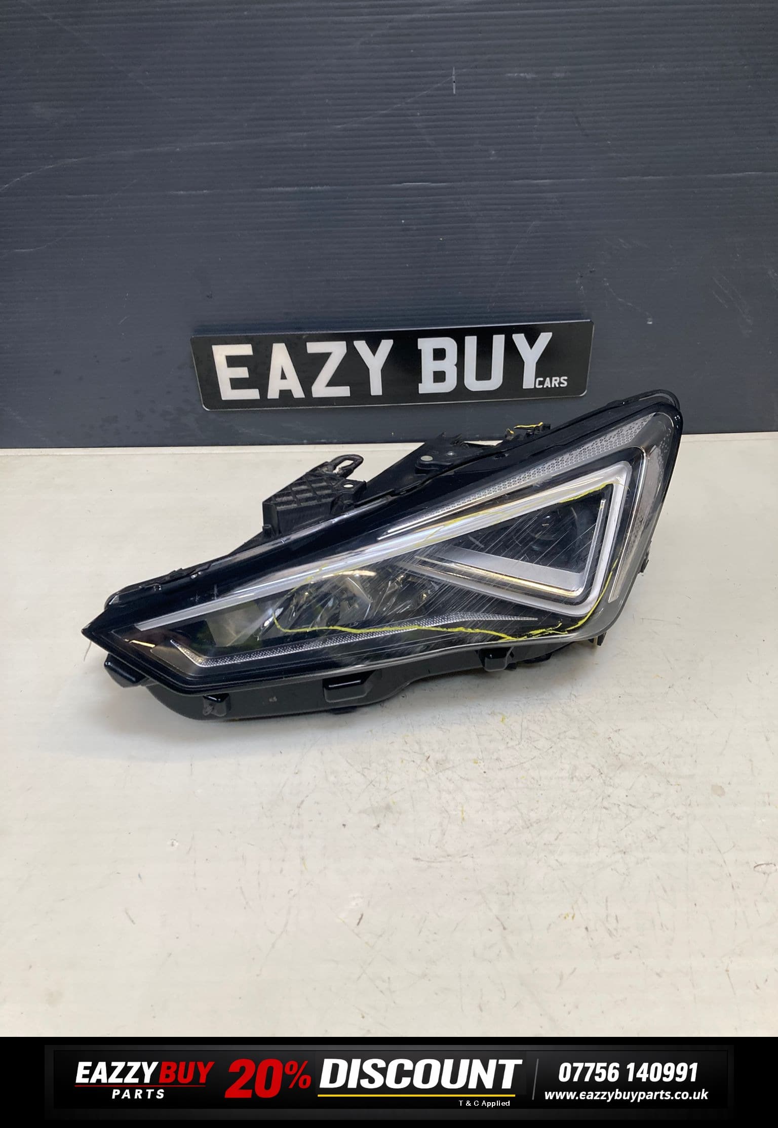 SEAT CUPRA FORMENTOR MK4 20-24 PS Left LED Headlight slight damage 5fh941007