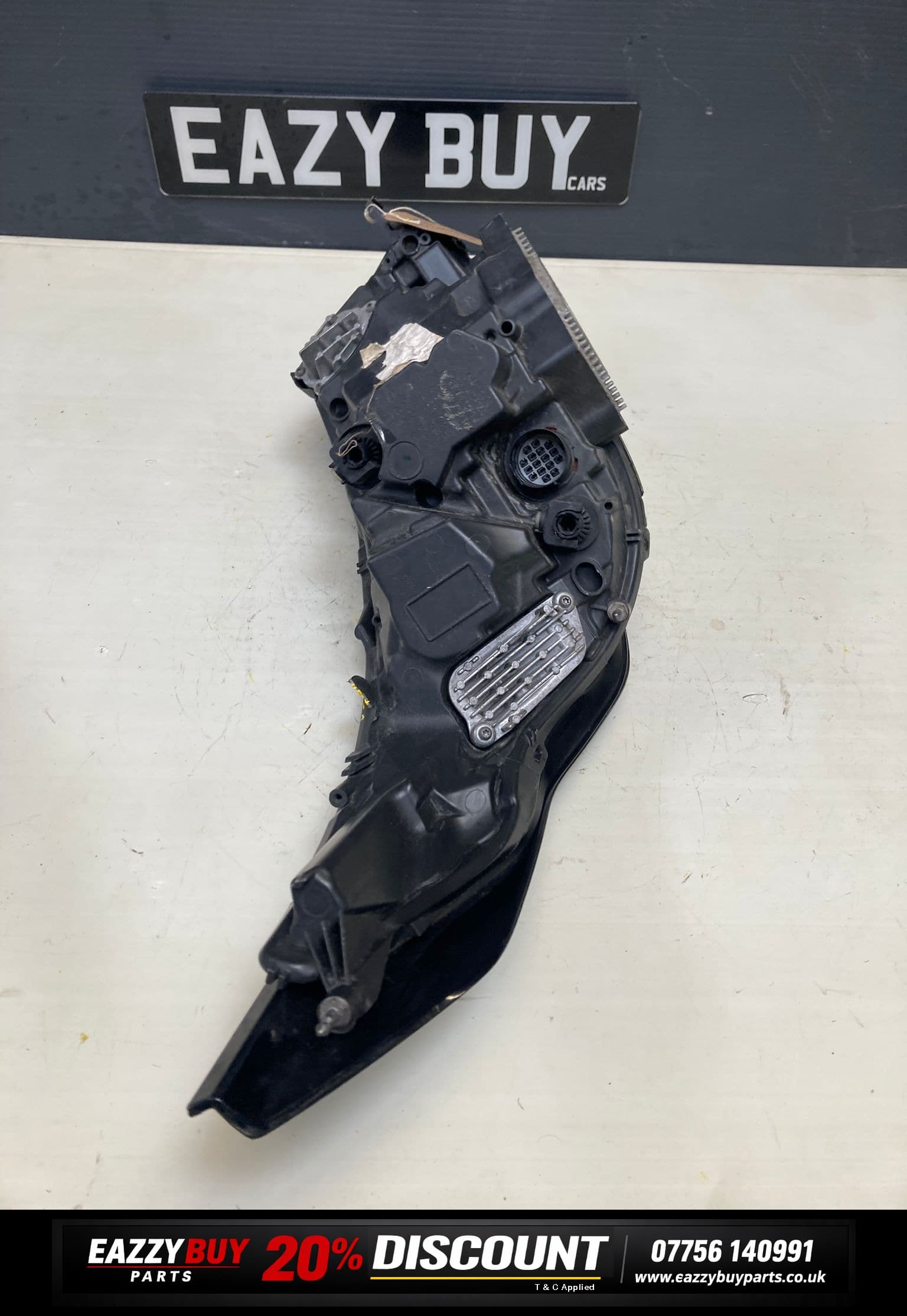 LAND ROVER DISCOVERY L462 2017-2021 PASSENGER SIDE HEADLIGHT HY3213W030DA