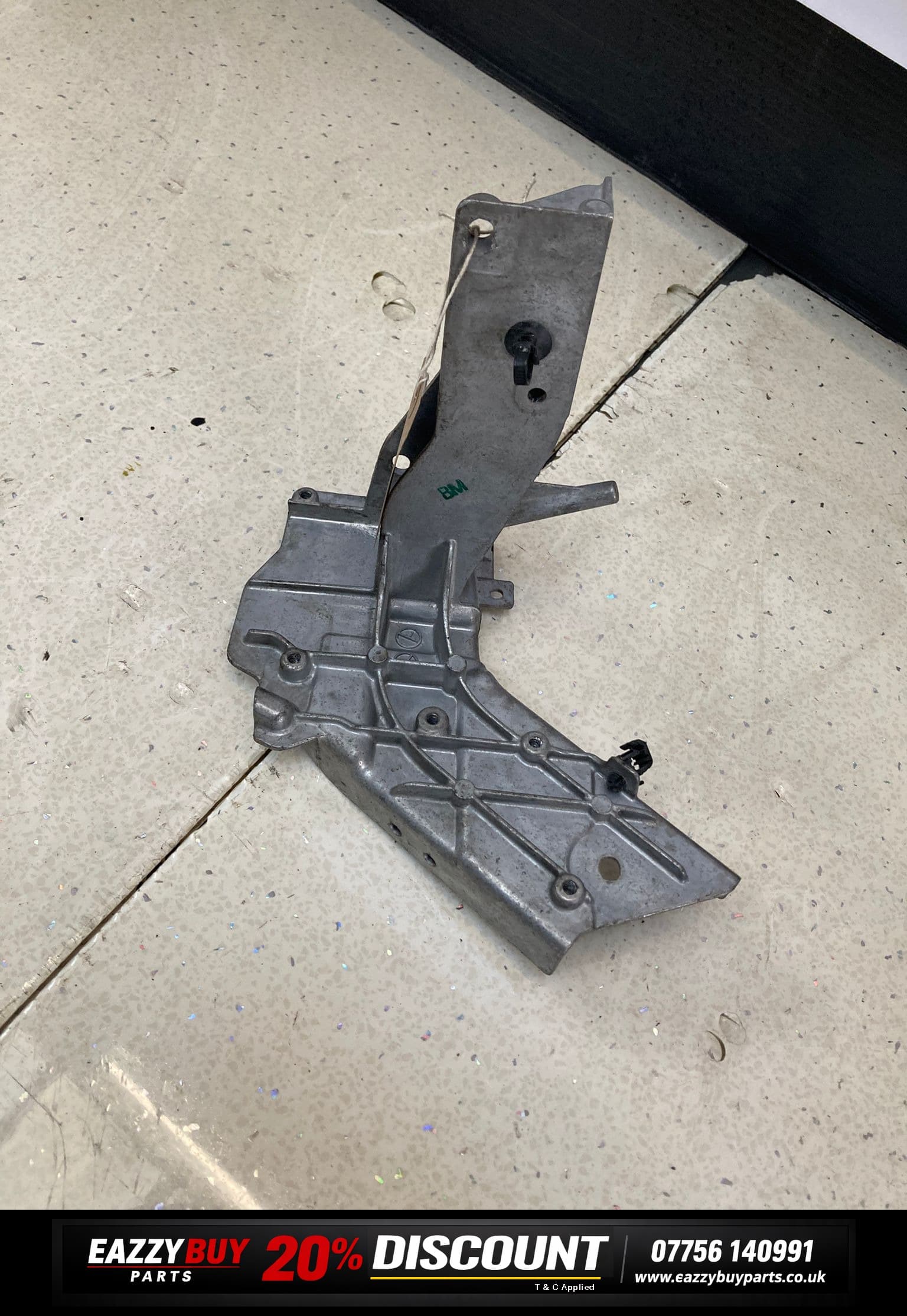 Mercedes GLC X253 2015-22 Radiator Right Support Bracket a2536210700