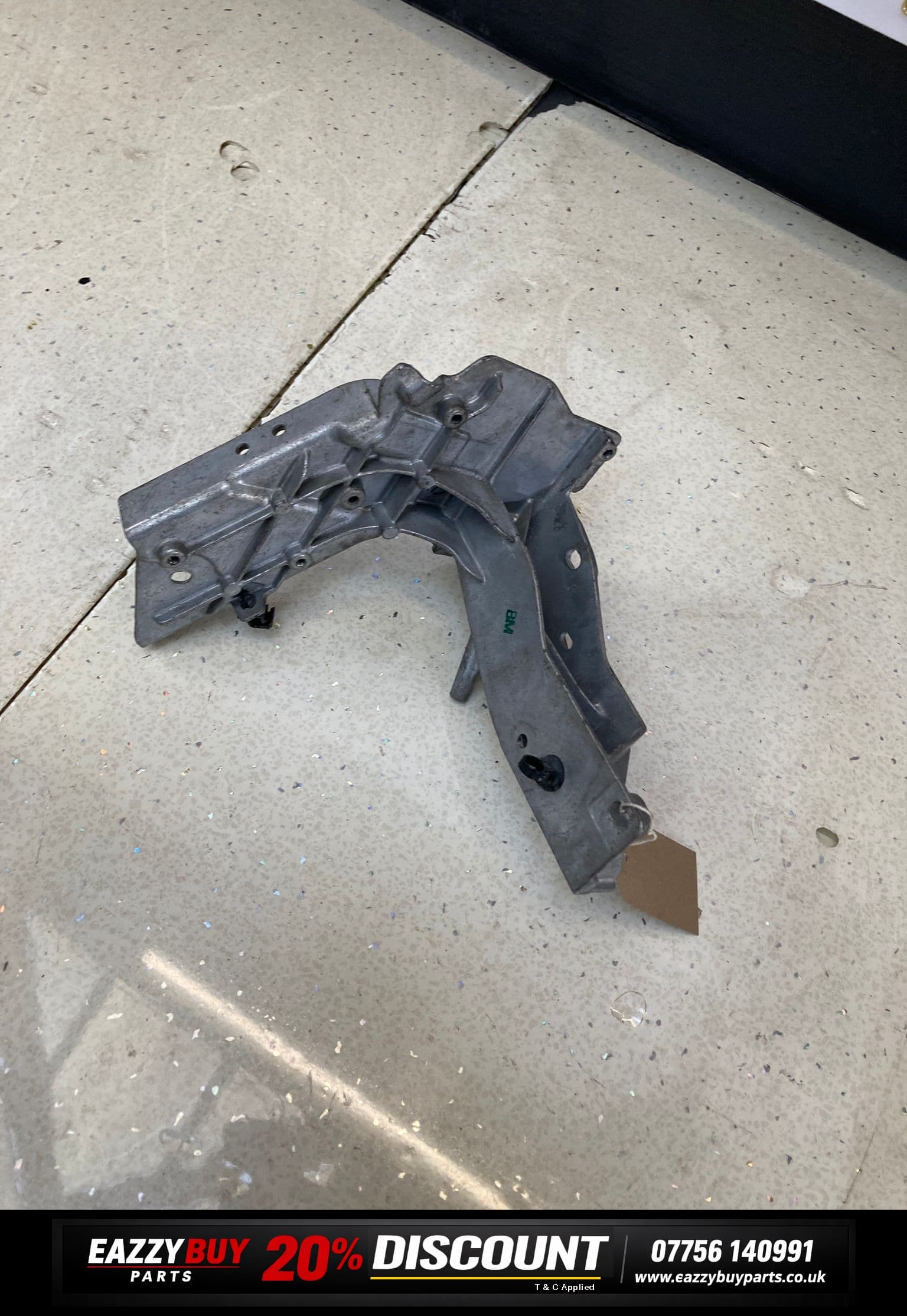 Mercedes GLC X253 2015-22 Radiator Right Support Bracket a2536210700