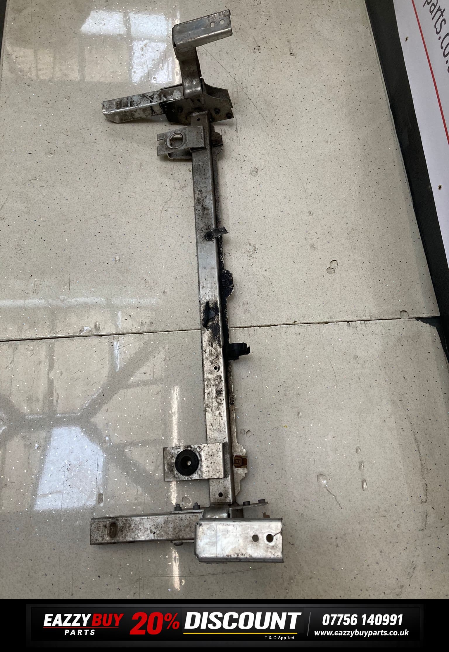 GENUINE MERCEDES B CLASS W246 RADIATOR SUPPORT BRACKET A2466260088