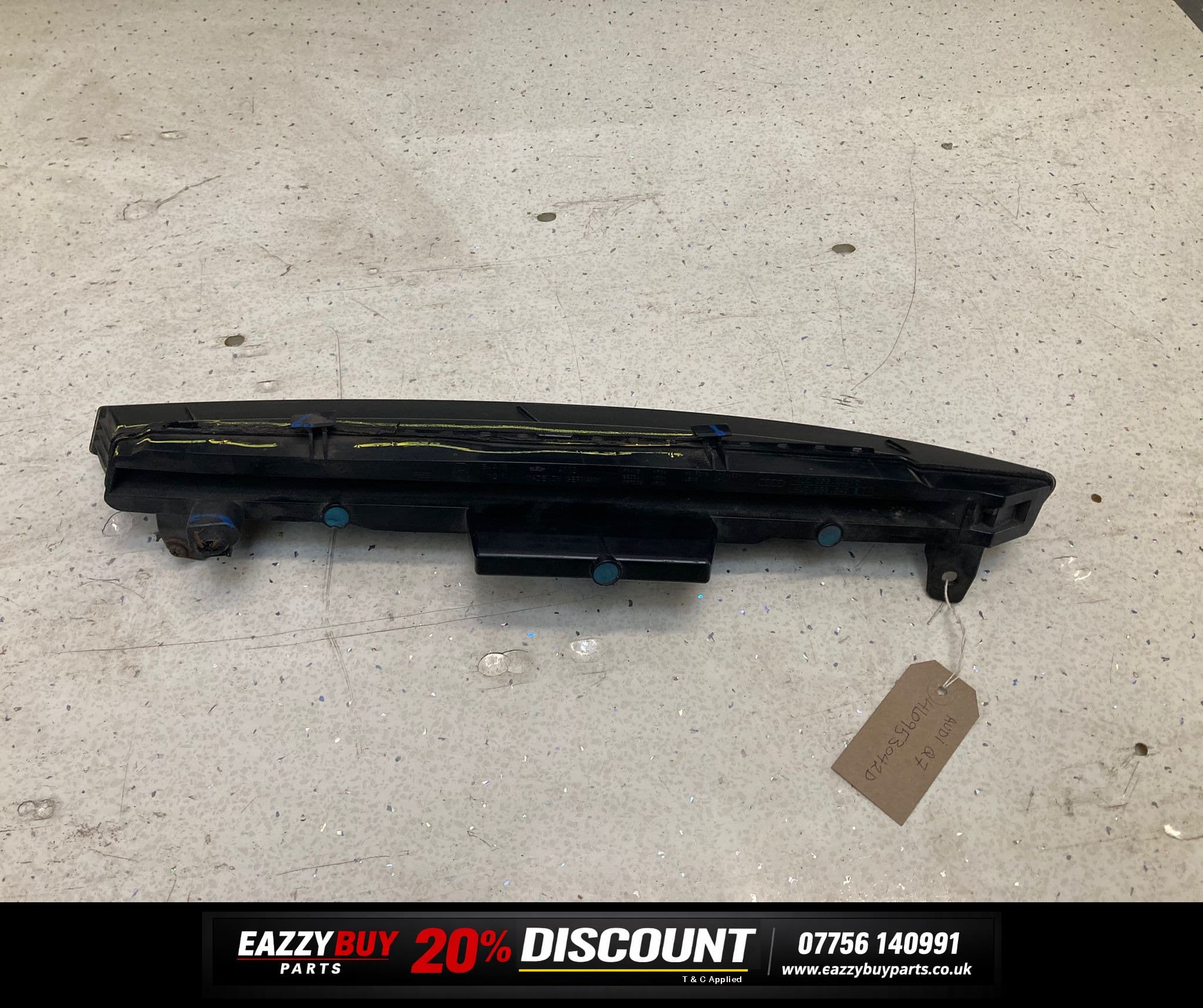 Audi Q7 4L 2007-15 Front Right Indicator slight damage 4l0953042d