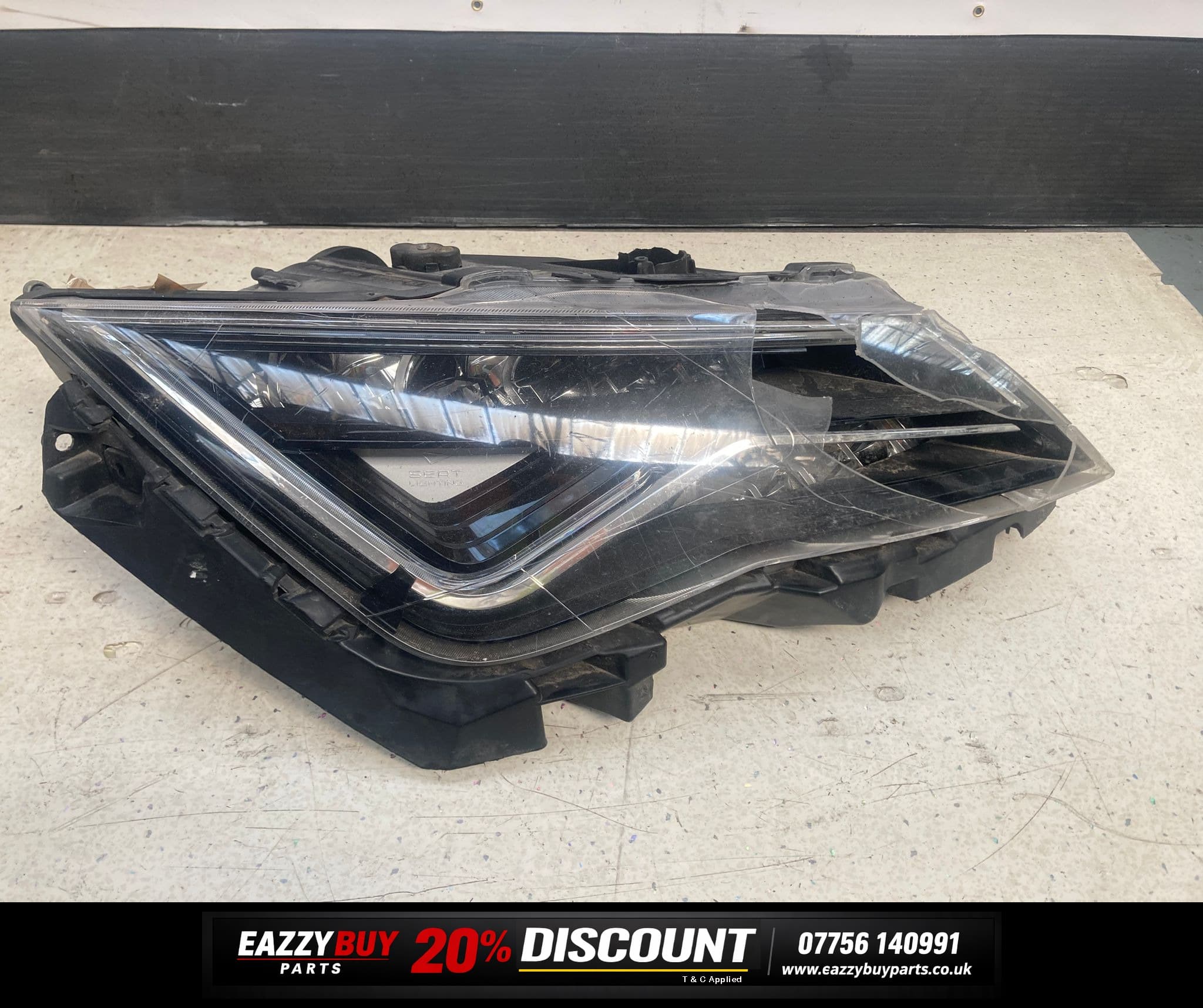 SEAT Leon MK3 Facelift Estate 13-17 Headlight Driver Side lense damage 5f2941008