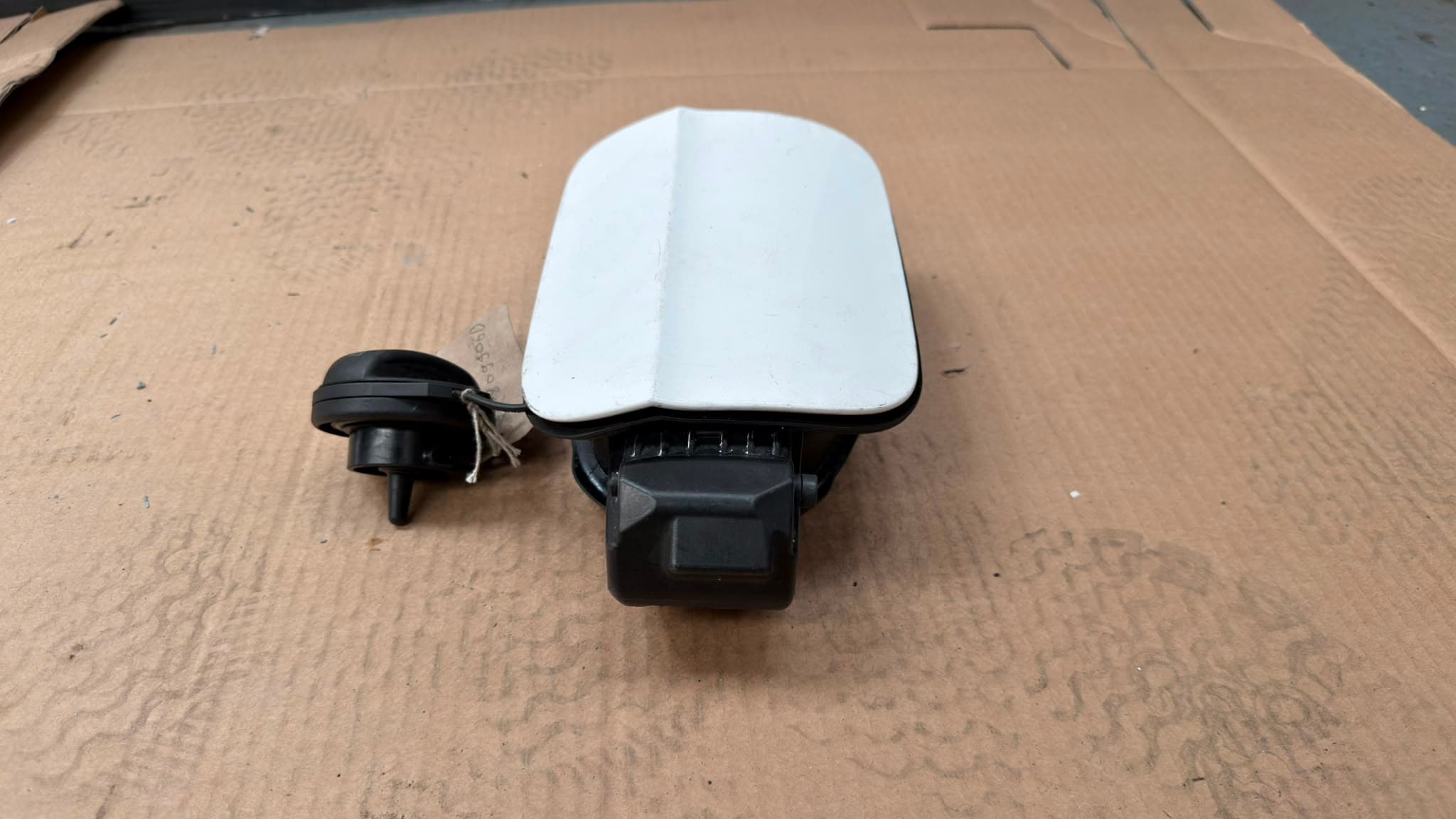 Audi A5 MK2 S Line 2016-2019 Fuel Filler Flap 8w6809906
