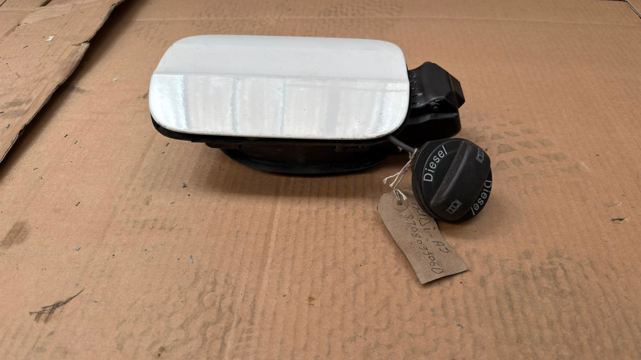 Audi A5 MK2 S Line 2016-2019 Fuel Filler Flap 8w6809906