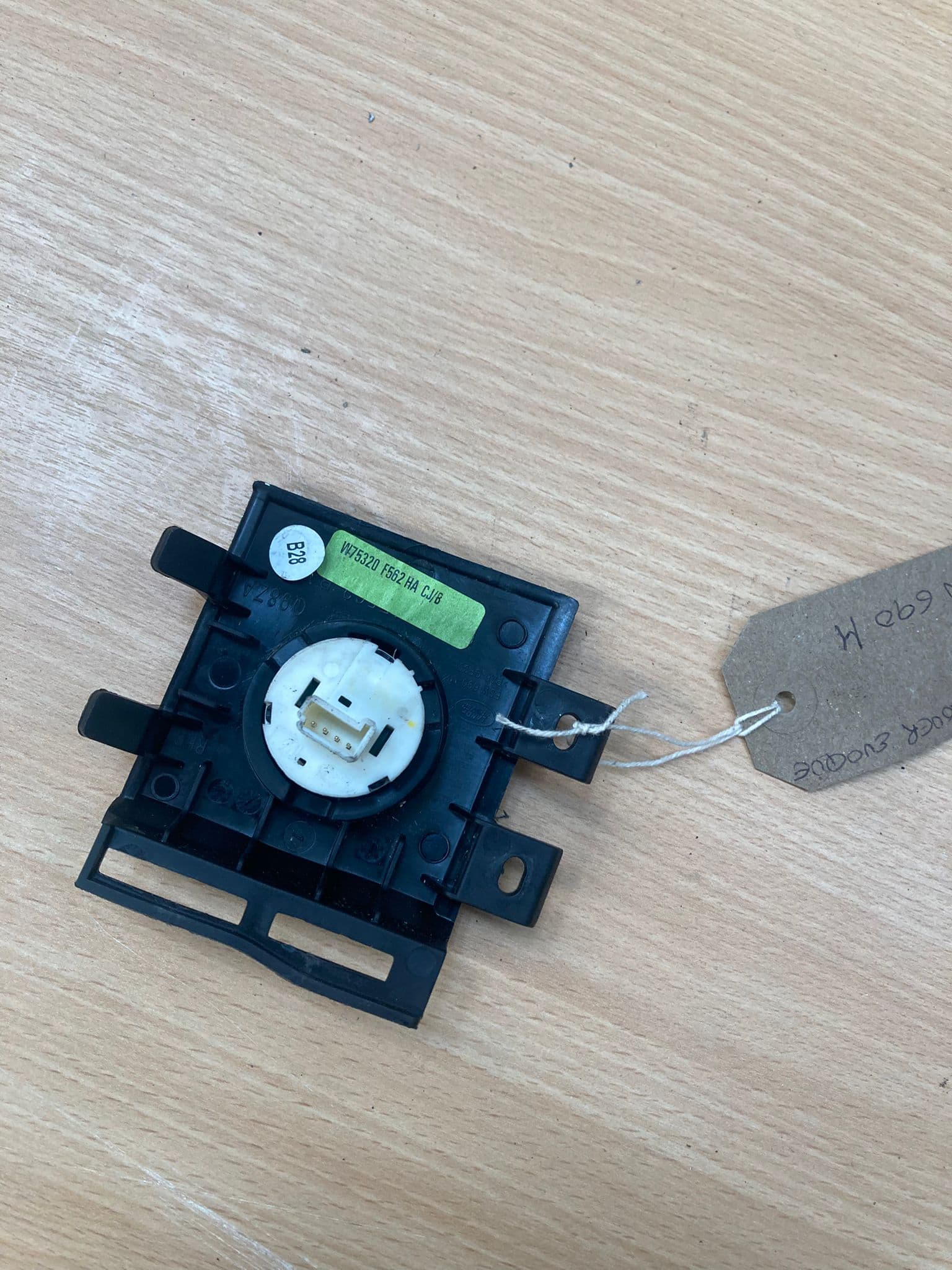 Range Rover Evoque L538 12-19 Ignition Switch Surround Trim ESW690M