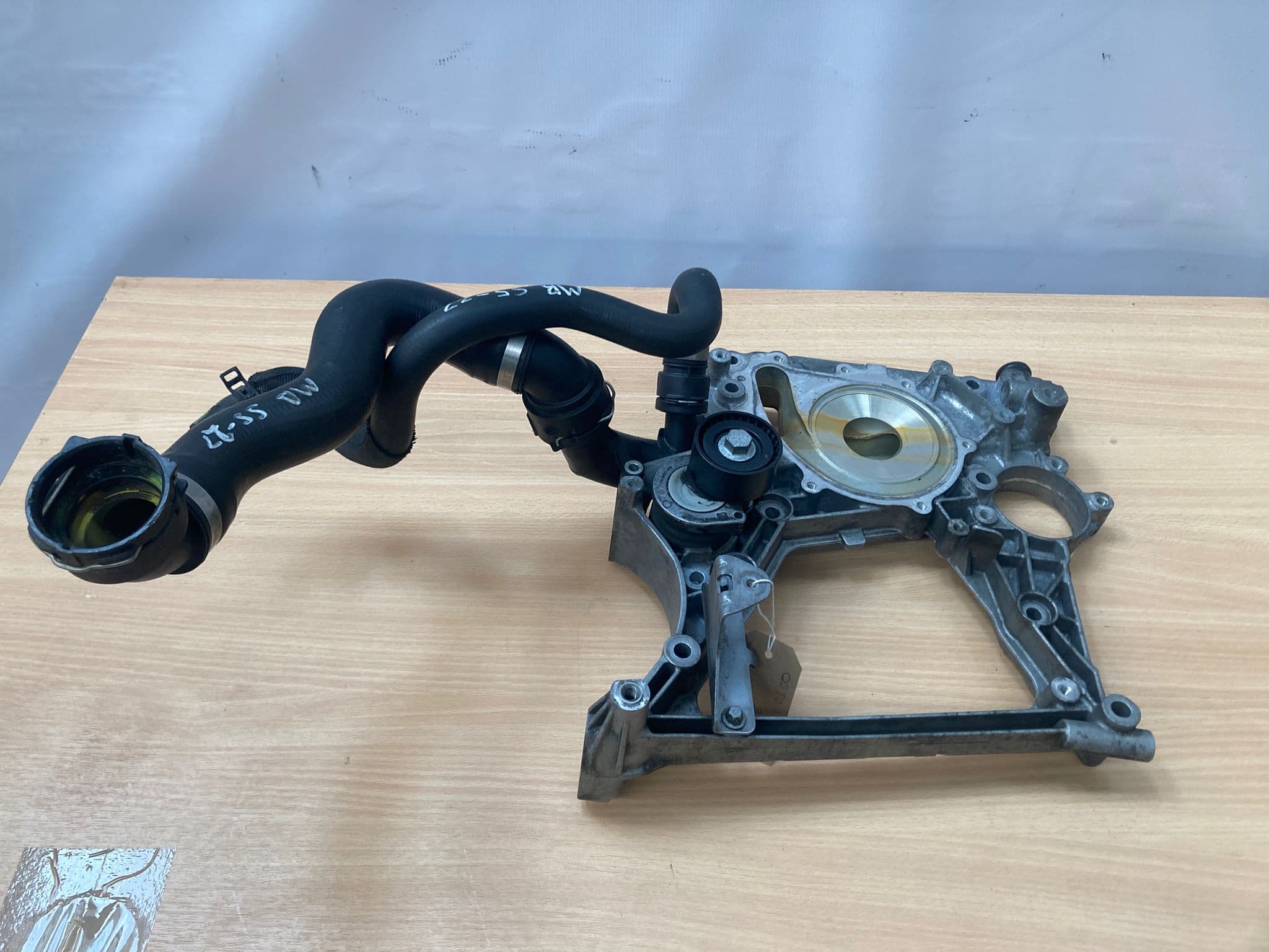Mercedes-Benz GLC C253 Water Pump Assembly Carrier Housing A6512010300