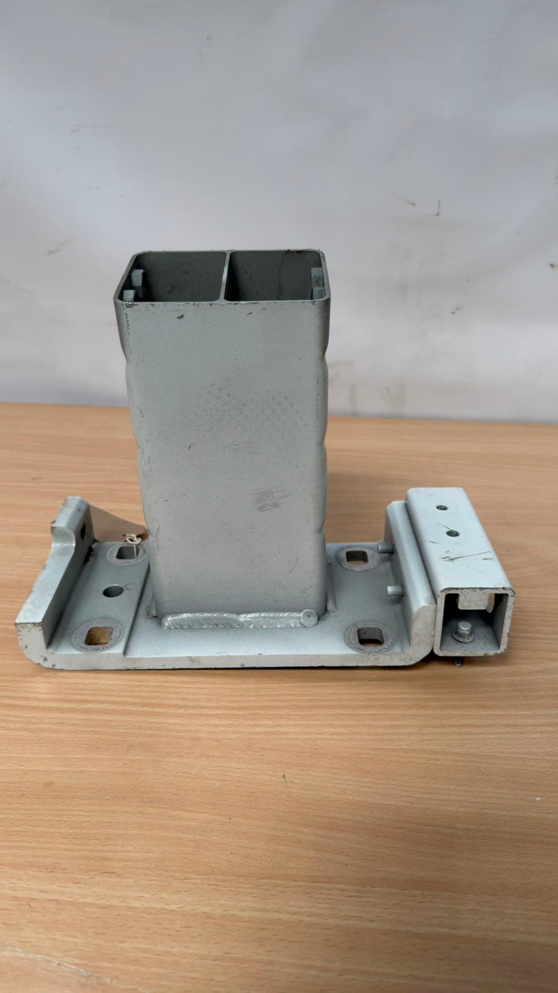 Range Rover Sport L405 15-20 Crash Can Bracket cpla103a32ac