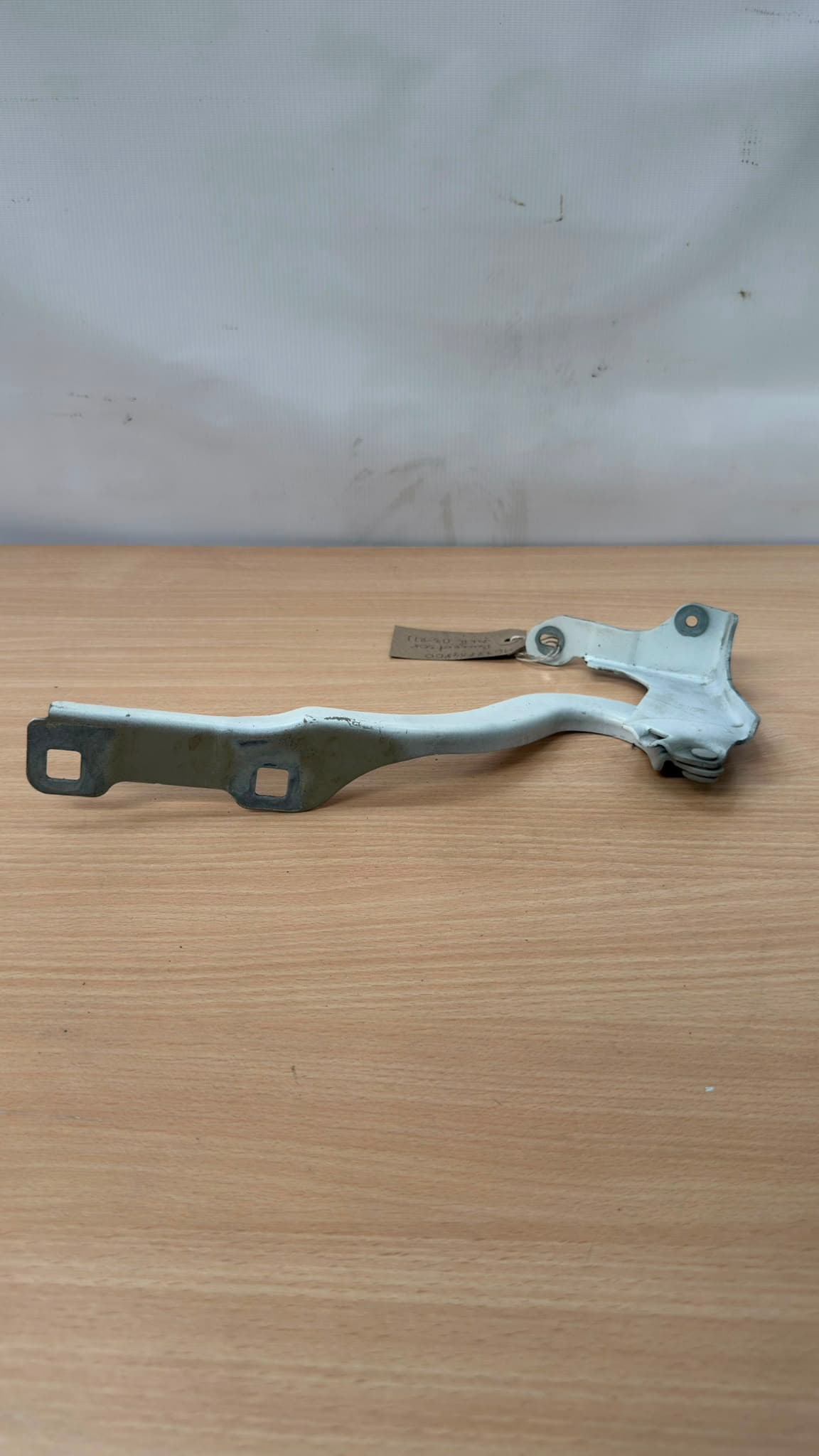 Peugeot 308 MK2 13-21 Front Left Bonnet Hinge 9677784800