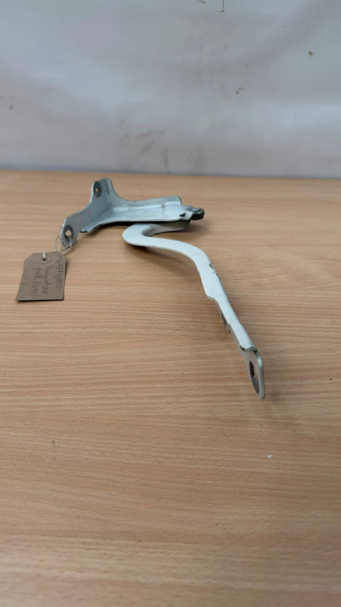 Peugeot 308 MK2 13-21 Front Left Bonnet Hinge 9677784800