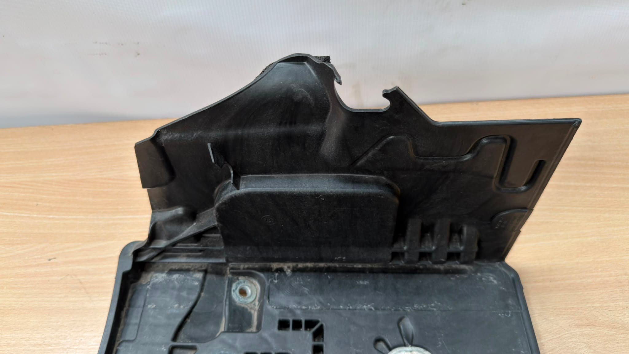 VOLVO S60 P3 MK2 10-18 BONNET RELEASE CABLE SEAL COVER CAP 30716841