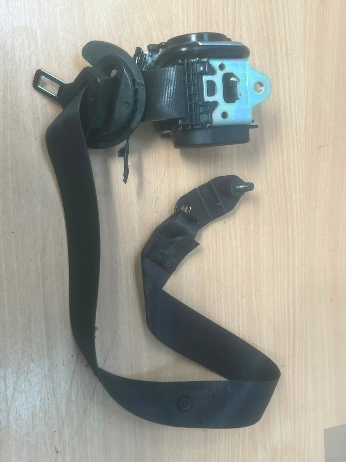 Range Rover Sport L494 2014-2020 LH Rear Driver Side Belt Retractor G6197355A