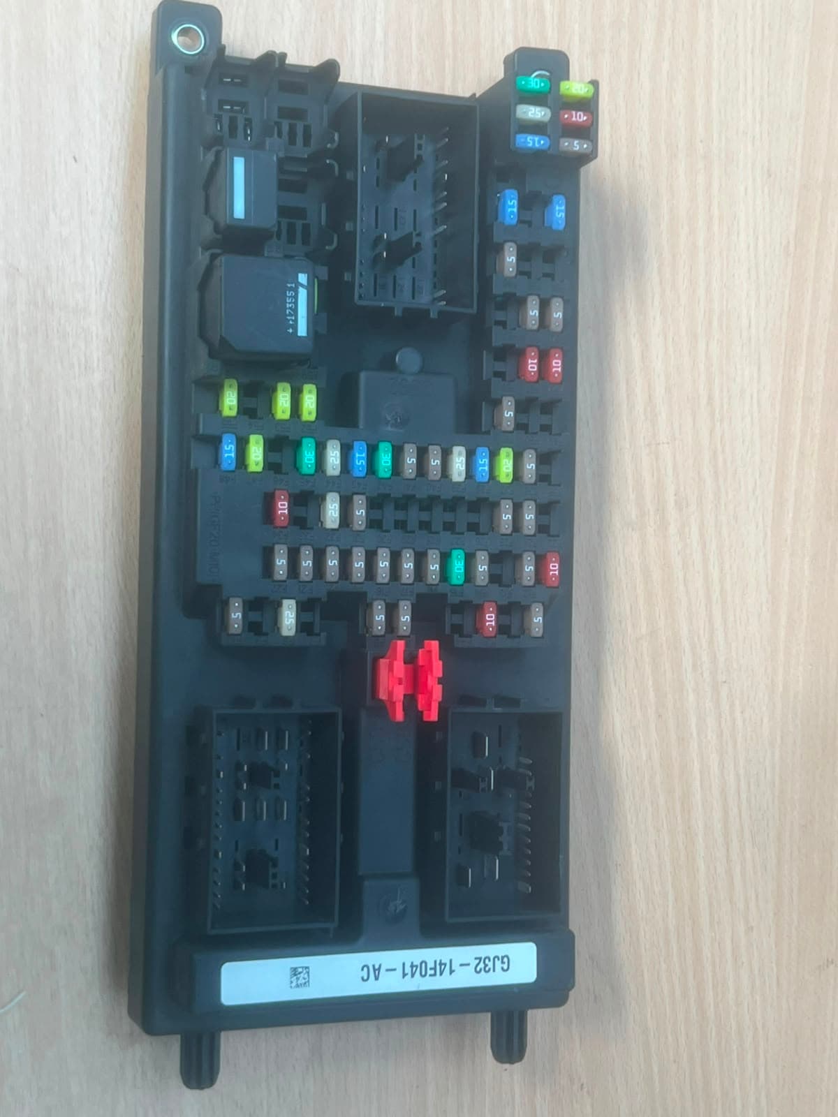 Range Rover Evoque L538 2015-2019 Fuse Box GJ3214F041AC