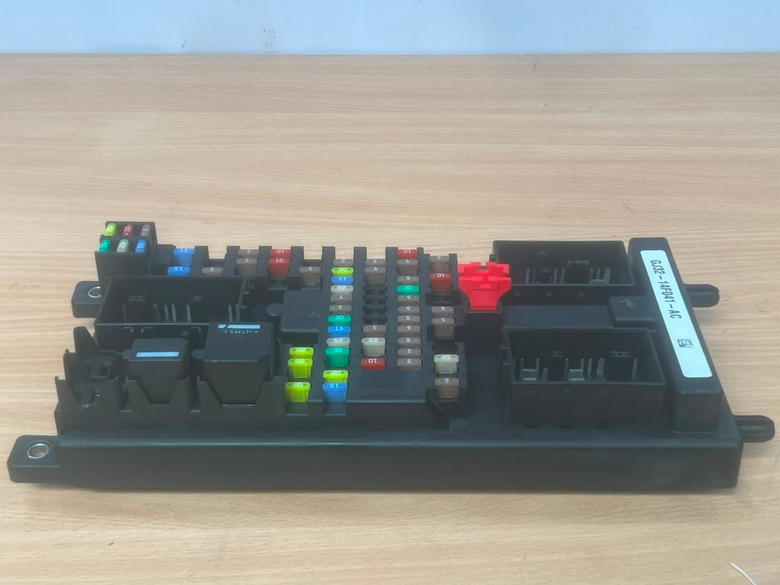 Range Rover Evoque L538 2015-2019 Fuse Box GJ3214F041AC