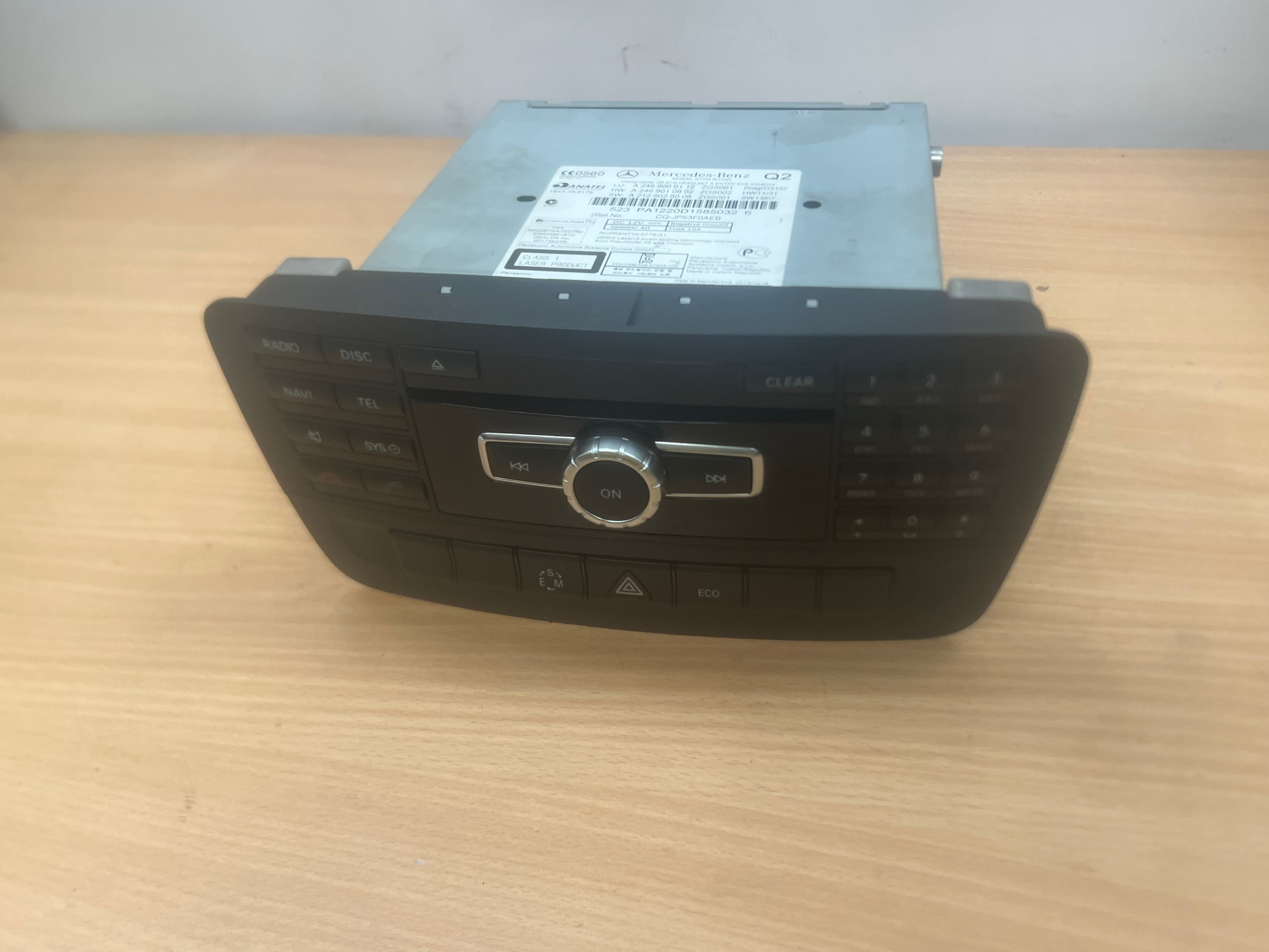 Mercedes C117 W176 W246 Navi CD Player Navigation A2469000112