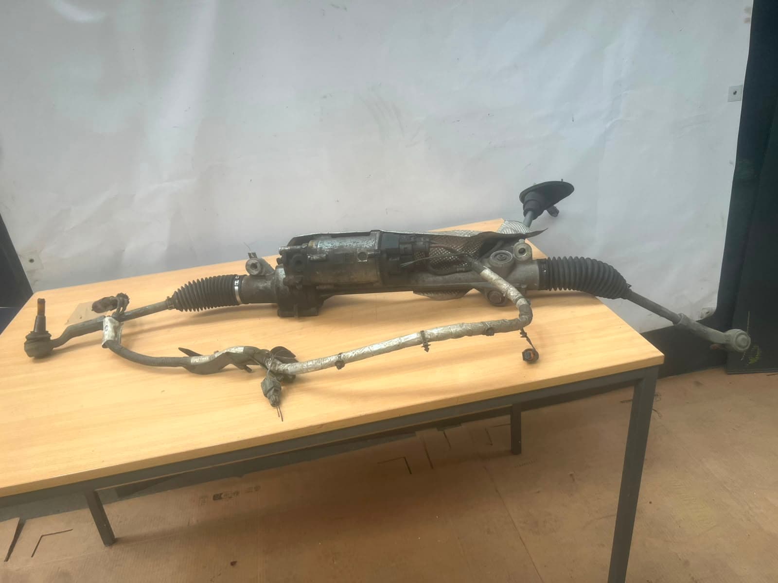 Land Rover Discovery L550 2015-2019 Steering Rack HJ323C567DA