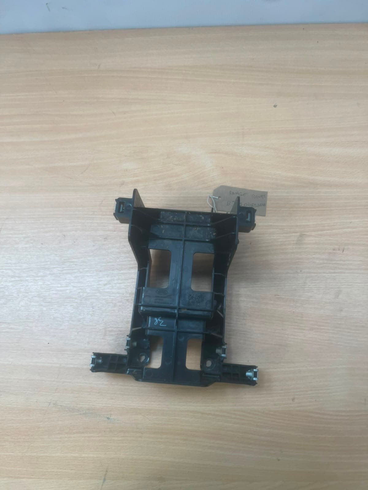 Range Rover Evoque L538 2011-2018 Centre Console Bracket BJ32048B38AA