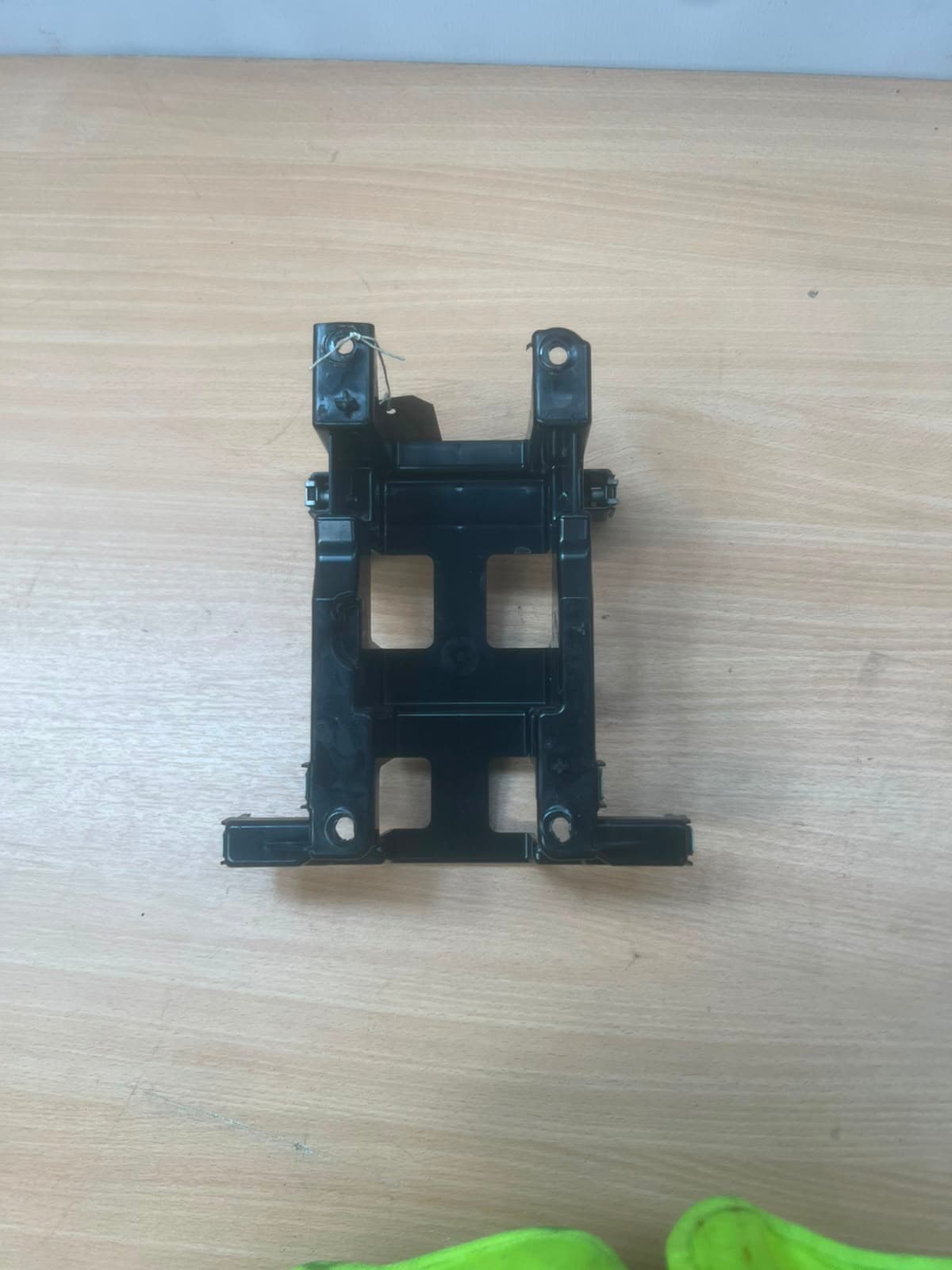 Range Rover Evoque L538 2011-2018 Centre Console Bracket BJ32048B38AA