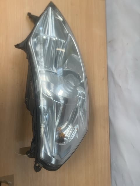 PEUGEOT 208 MK1 2013 PASSENGER SIDE HEADLIGHT LEFT SIDE HEADLIGHT