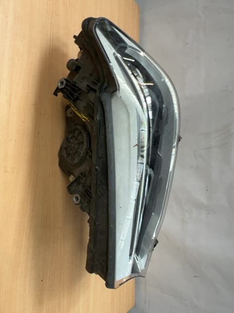 BMW G30 2017-2020 LED Adaptive Front Left 743921101