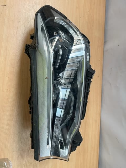 BMW G30 2017-2020 LED Adaptive Front Left 743921101