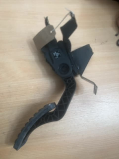 Mercedes-Benz CLA C117 2014-2017 Throttle Pedal A246300