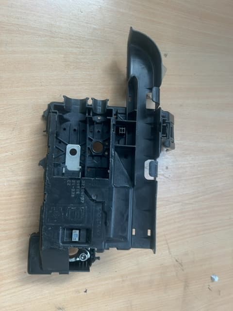 Volvo XC70 Cross Country Fuse Box Cover 32264787 2.00 30525405