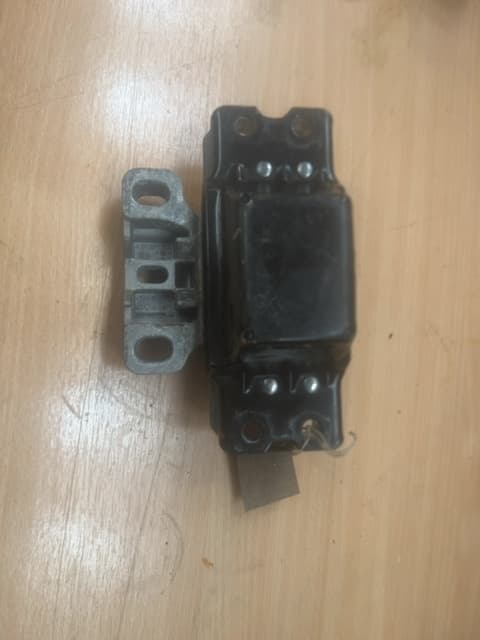 Volkswagen Passat B6 05-10 Engine Mount 3C0199555