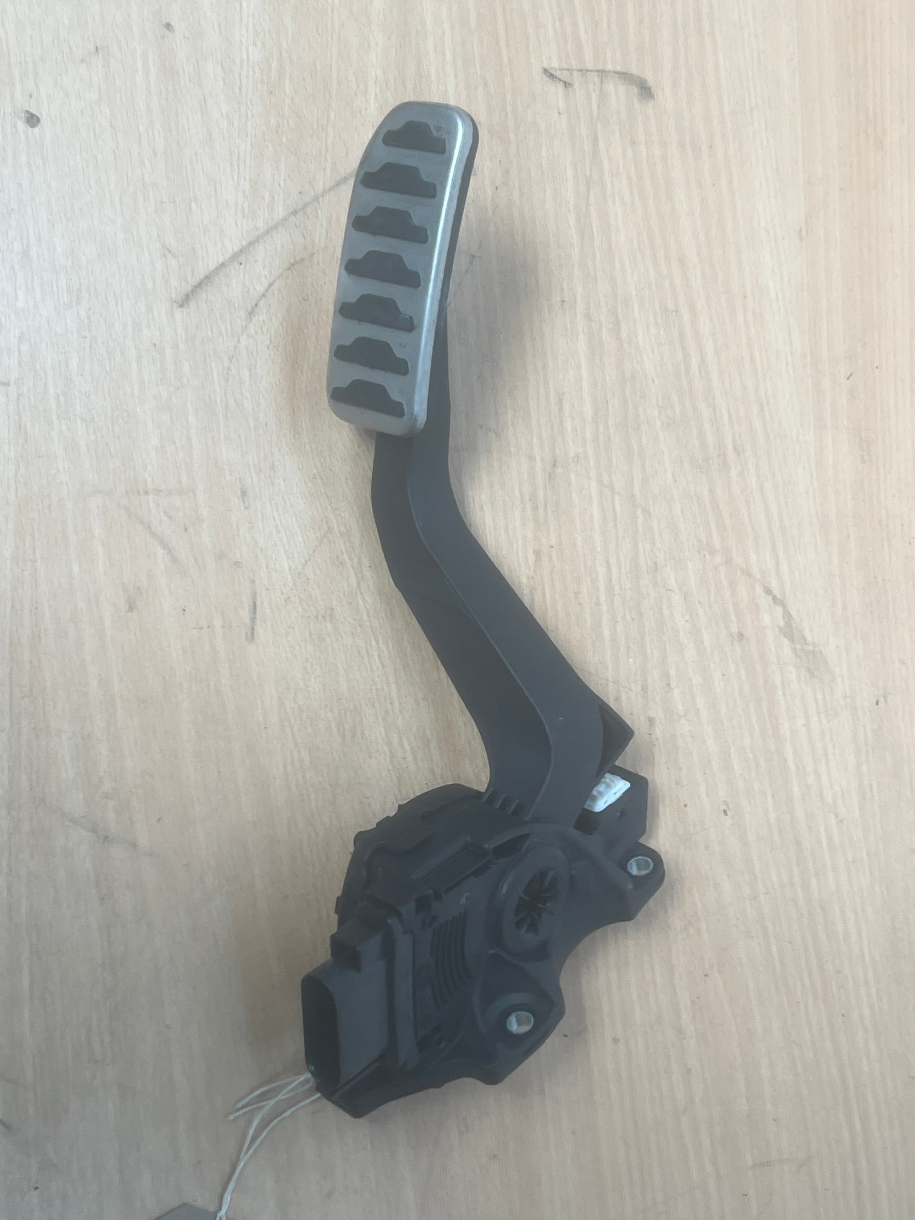 RANGE ROVER EVOQUE L538 ACCELERATOR THROTTLE PEDAL EJ3M-9F836-FA