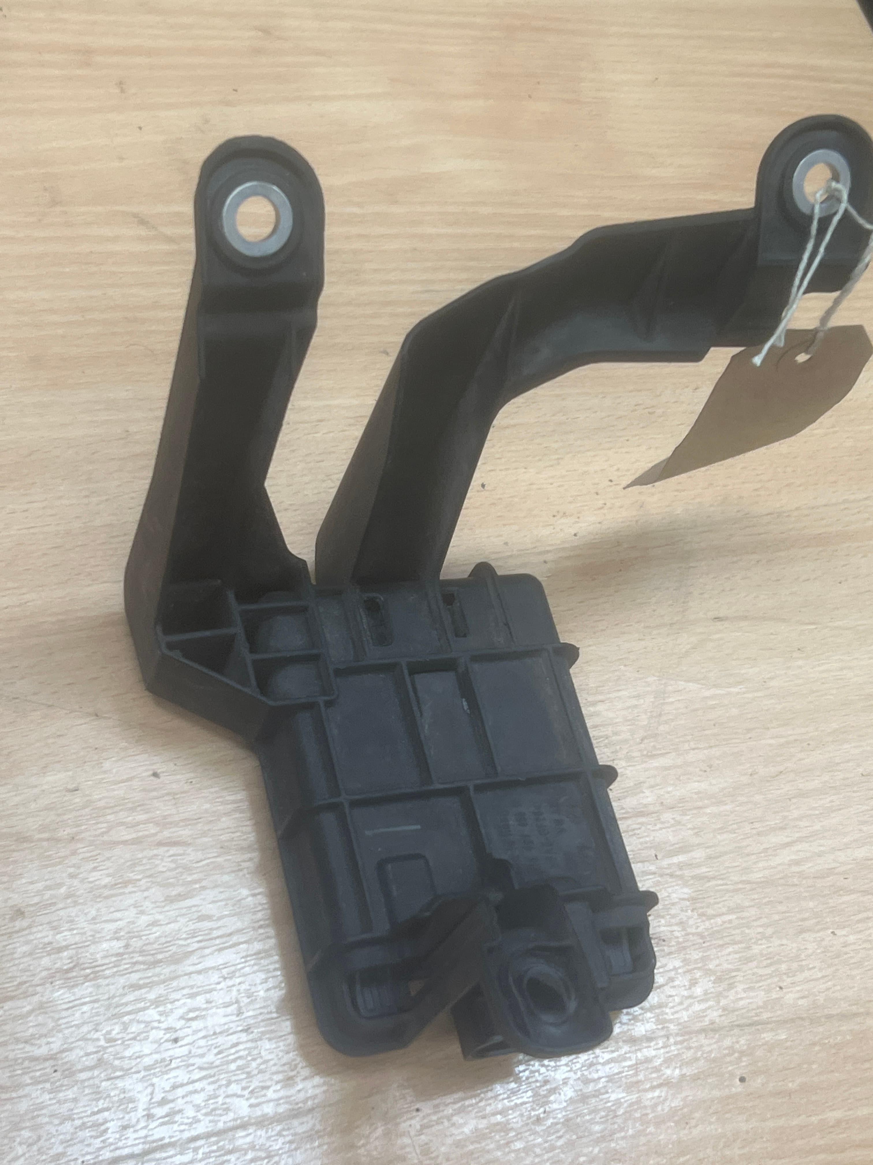 Volkswagen Golf MK8 2019-2025 Blind Spot Sensor Bracket Right 5H6907456B
