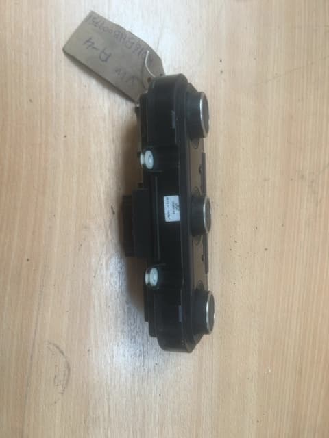 VW GOLF MK6 2012 CLIMATE CONTROL UNIT HEATER A/C PANEL K0165Hb009751