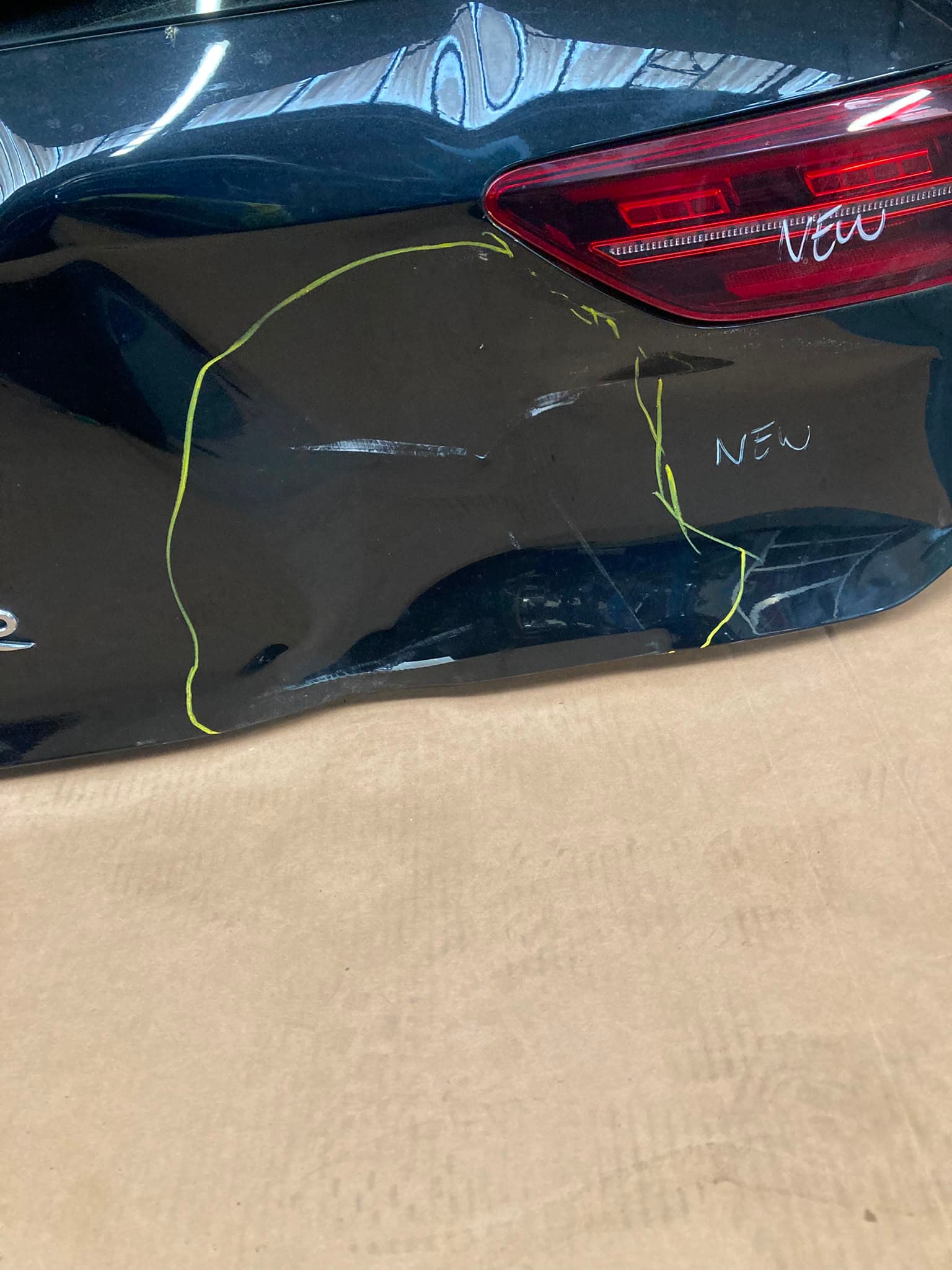 VOLKSWAGEN GOLF R 2021 MK8 REAR DAMAGED TAILGATE COMPLETE PANEL IN BLACK