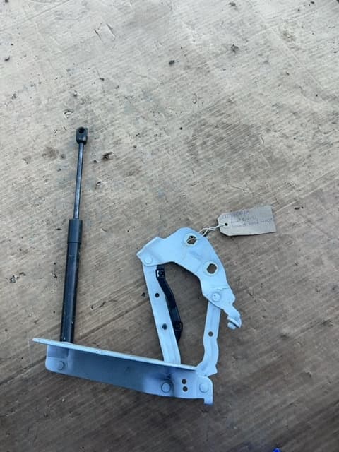 Land Rover Discovery Sport L550 2020 Front Right Bonnet Hinge Lk7216800ab