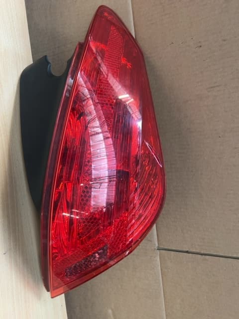 Peugeot 308 Driver Side Rear MK1 FL 2011-2013 Rear Tail Light Right Side 9680425