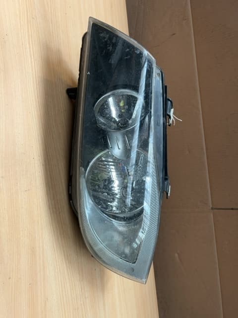 BMW 3 Series E90 Passenger Side Front 2005-2011 Headlight Passenger Side 8931165