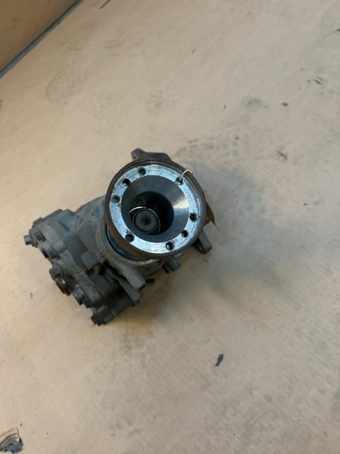Land Rover Discovery L550 Front Differential EJ327L486AC 2.0D 2015