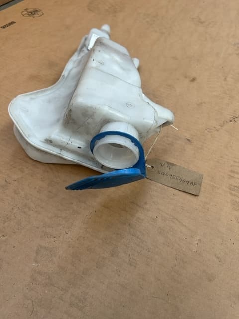 VW Golf MK7.5 2016-2020 Windscreen Washer Tank 5q0955449af