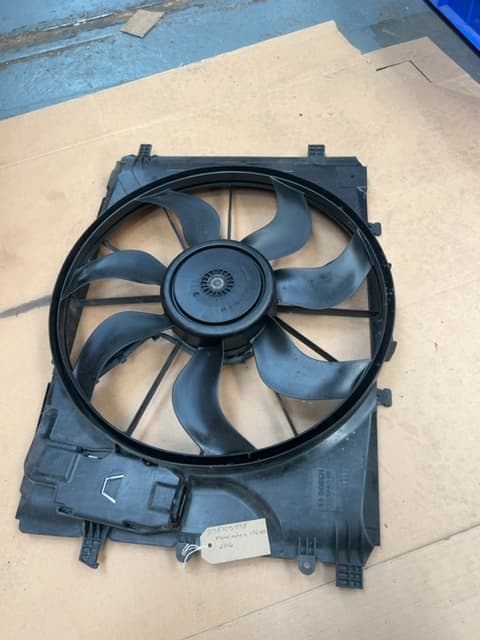 Mercedes-Benz CLA C117 2014 Radiator Cooling Fan 3135103798