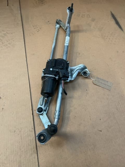 Volkswagen Tiguan MK2 R-Line 2016-2024 Front Wiper Motor 5nc955023a