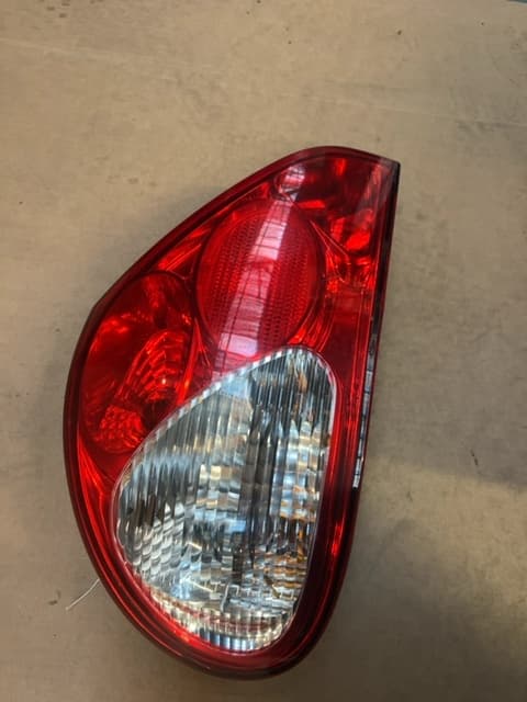 Jaguar X-TYPE MK1 Sedan 2004 Passenger Side Rear Light 89021757a